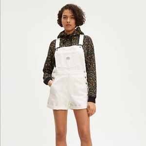 NEW Levi’s White Denim overall shorts